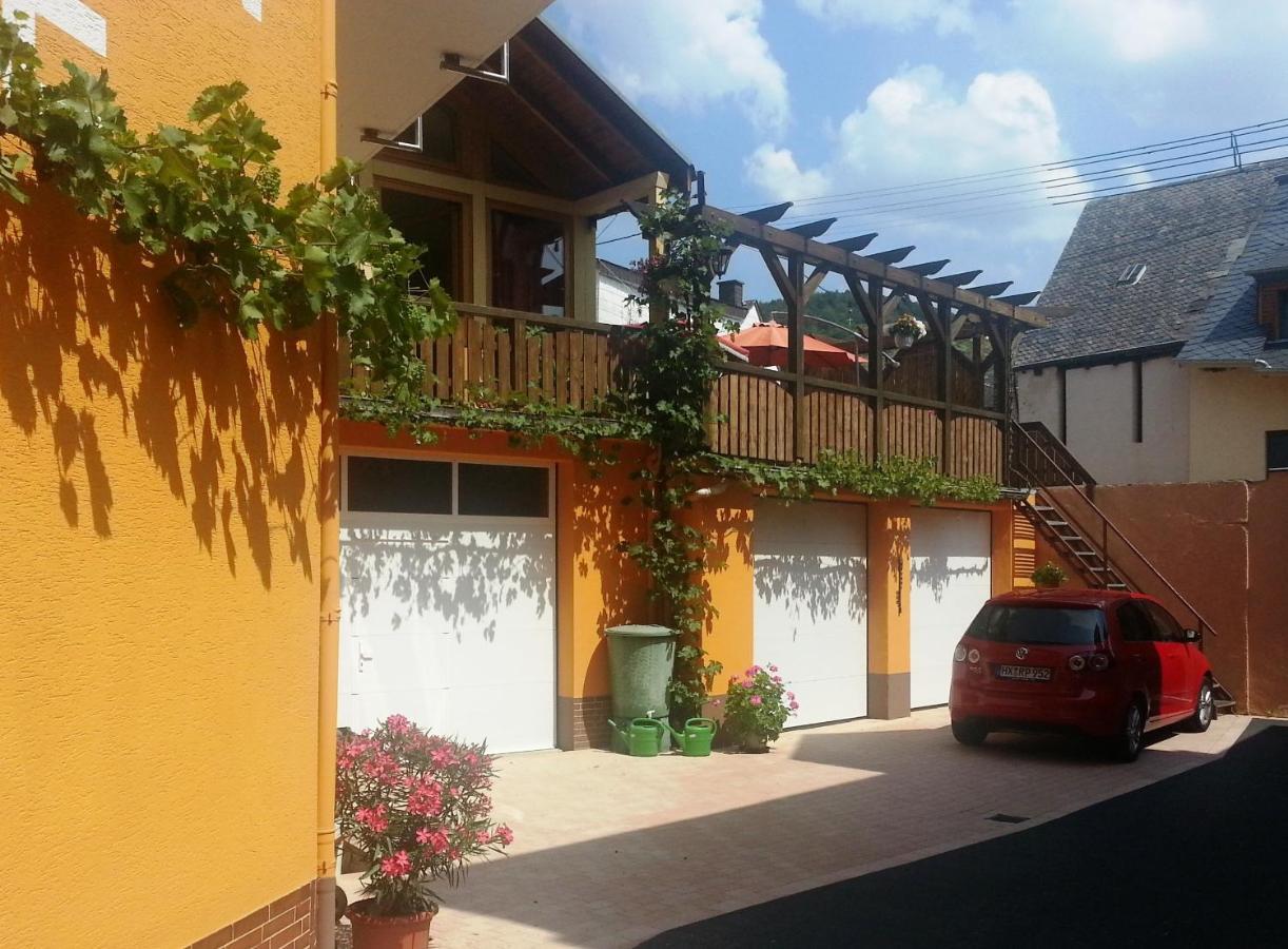 Weinstube Pension Moselbluemchen Zeltingen-Rachtig Dış mekan fotoğraf